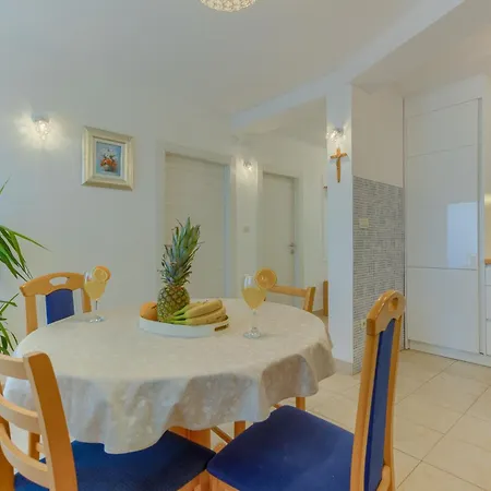 Arijana -more Apartment Slatine