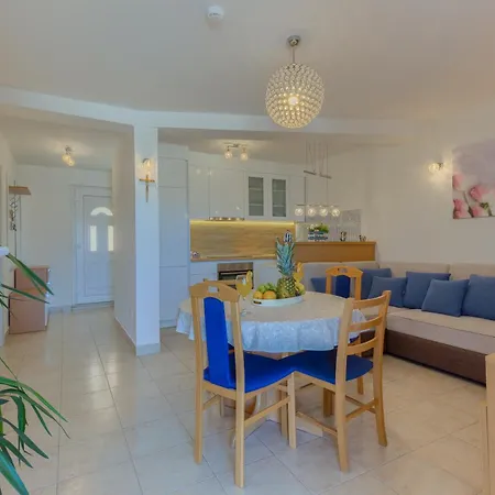 Apartment Arijana -more Slatine